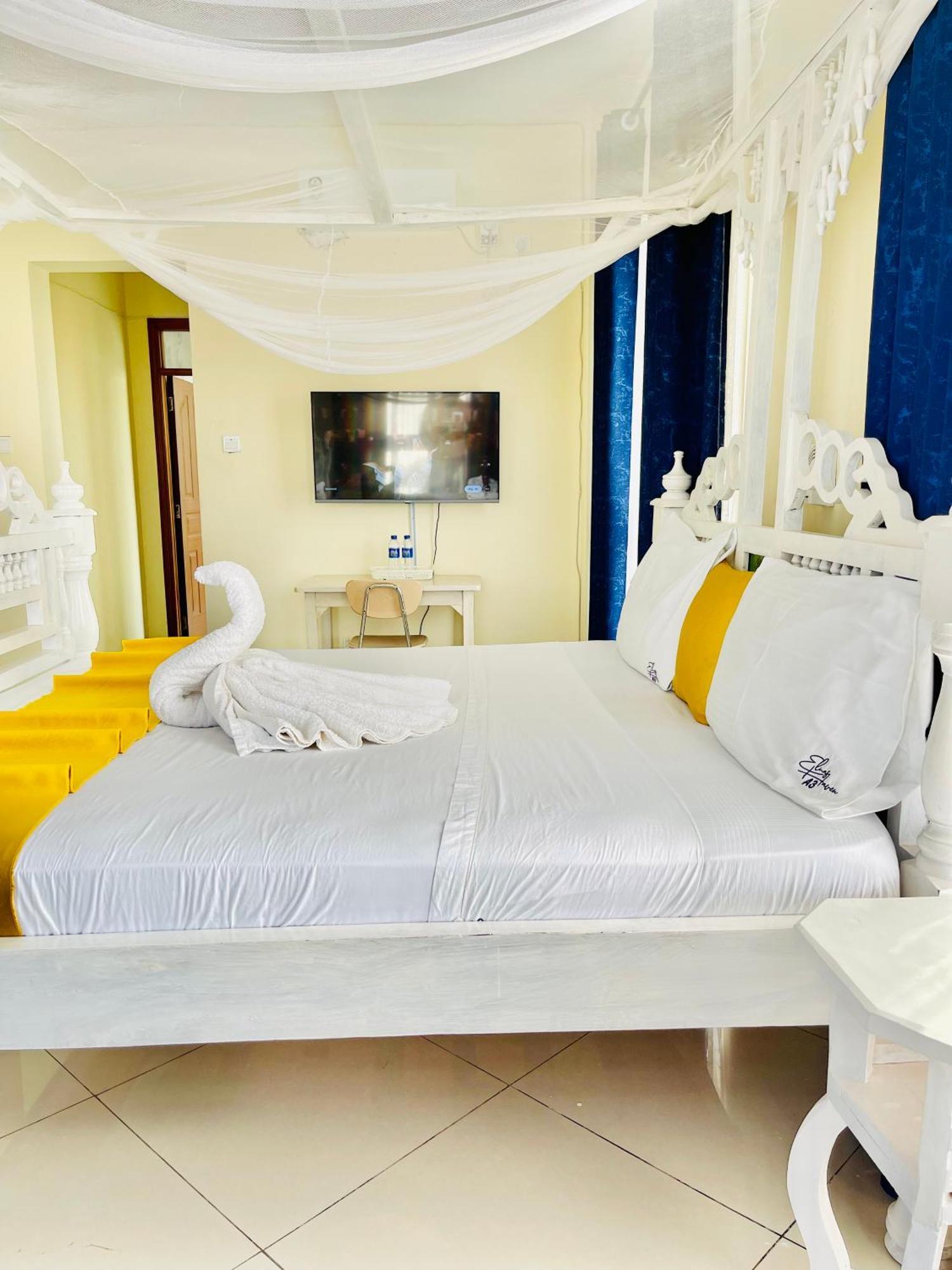 蒙巴萨Elna'S Nyali - Work & Unwind - Pool, Sea Views, Ac & Fast Wi-Fi住宿加早餐旅馆 外观 照片