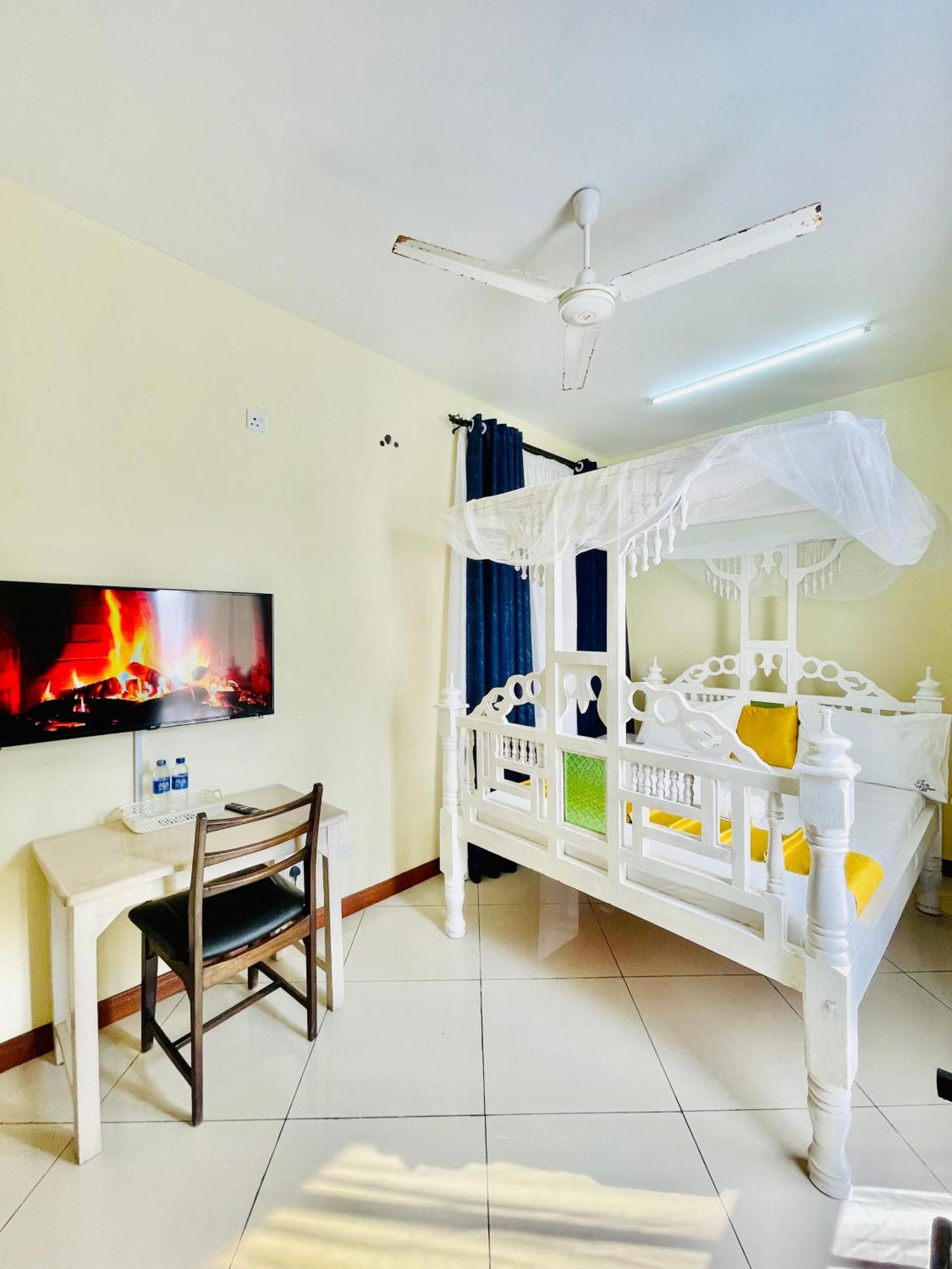 蒙巴萨Elna'S Nyali - Work & Unwind - Pool, Sea Views, Ac & Fast Wi-Fi住宿加早餐旅馆 外观 照片