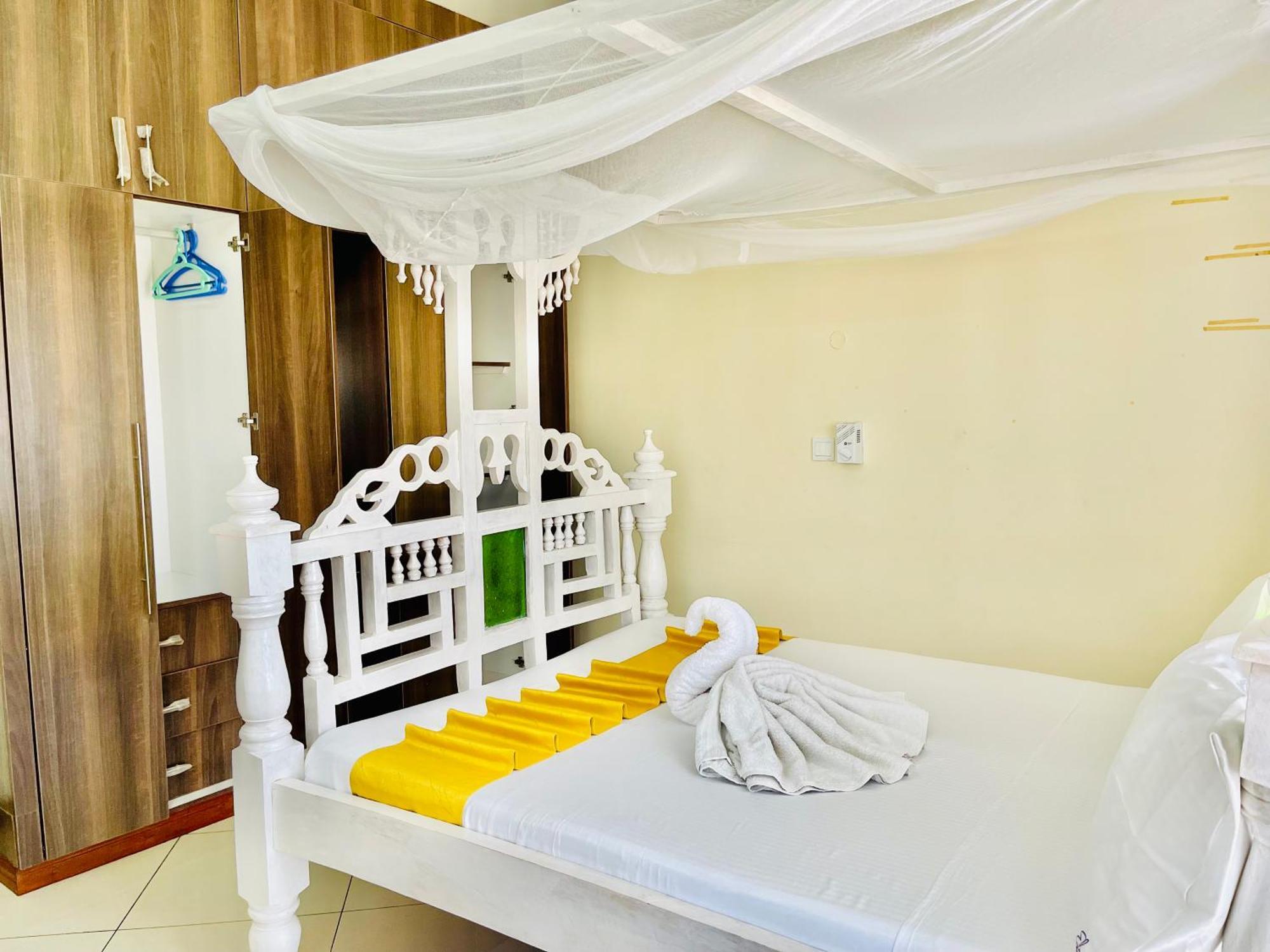 蒙巴萨Elna'S Nyali - Work & Unwind - Pool, Sea Views, Ac & Fast Wi-Fi住宿加早餐旅馆 外观 照片