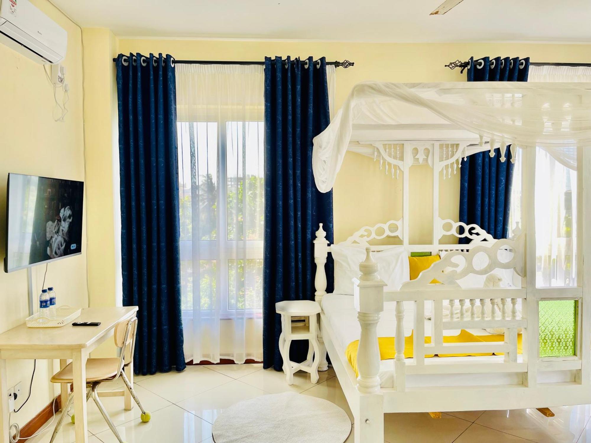蒙巴萨Elna'S Nyali - Work & Unwind - Pool, Sea Views, Ac & Fast Wi-Fi住宿加早餐旅馆 外观 照片