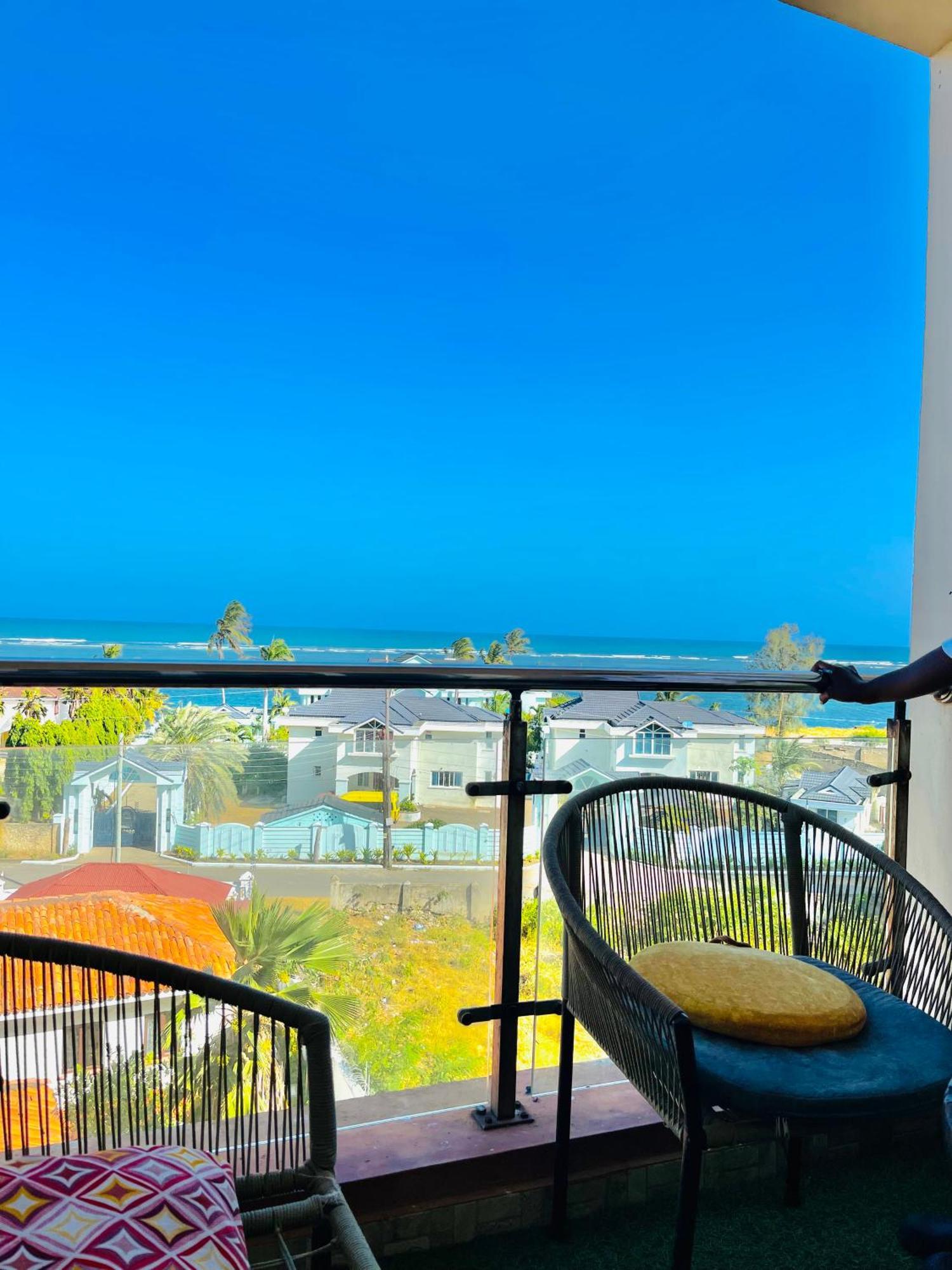 蒙巴萨Elna'S Nyali - Work & Unwind - Pool, Sea Views, Ac & Fast Wi-Fi住宿加早餐旅馆 外观 照片