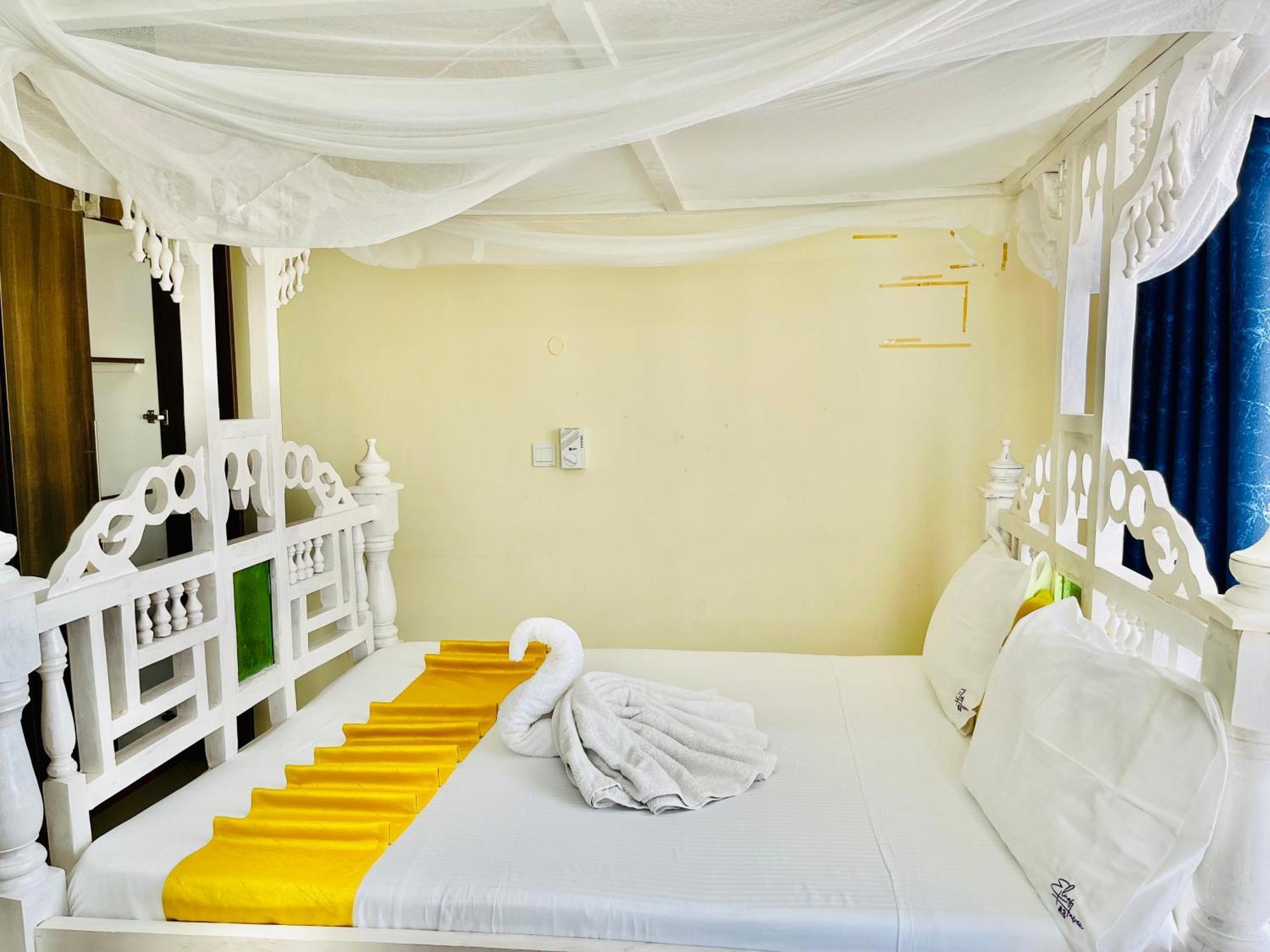 蒙巴萨Elna'S Nyali - Work & Unwind - Pool, Sea Views, Ac & Fast Wi-Fi住宿加早餐旅馆 外观 照片