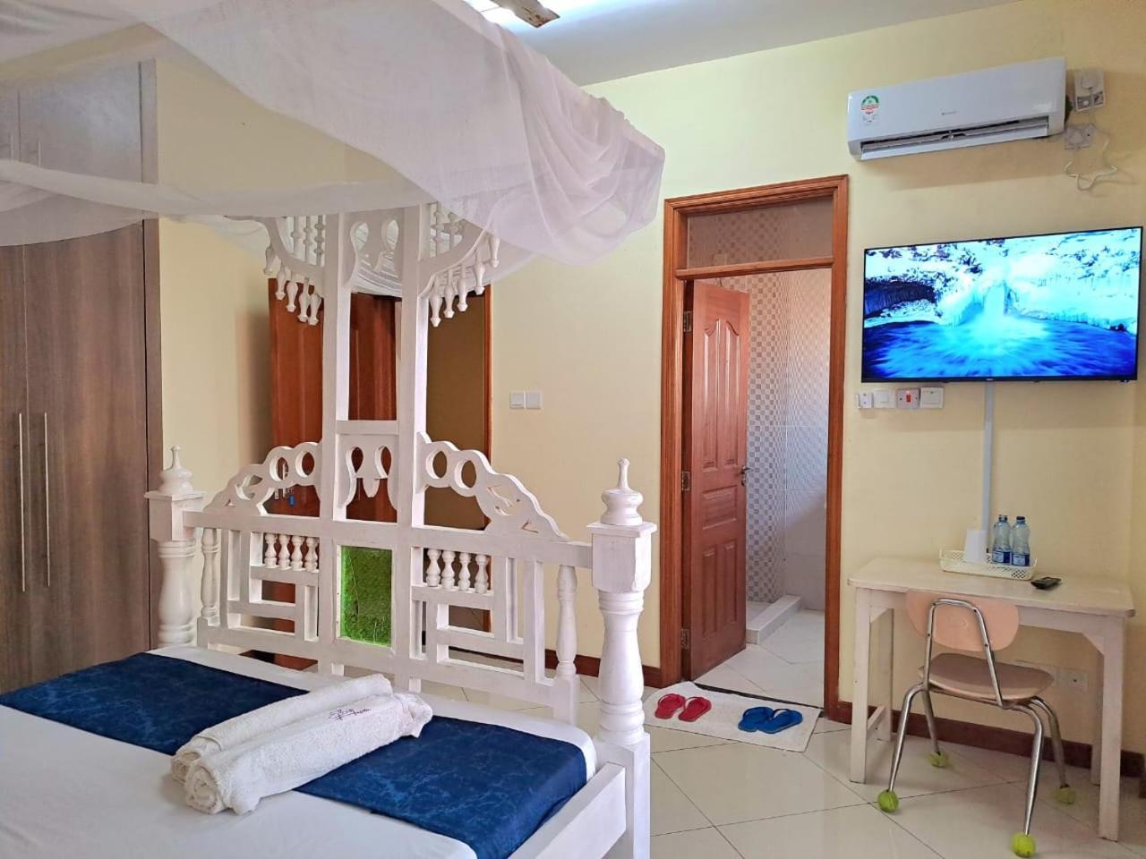 蒙巴萨Elna'S Nyali - Work & Unwind - Pool, Sea Views, Ac & Fast Wi-Fi住宿加早餐旅馆 外观 照片